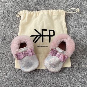 Rose Quartz Shearling Moccs